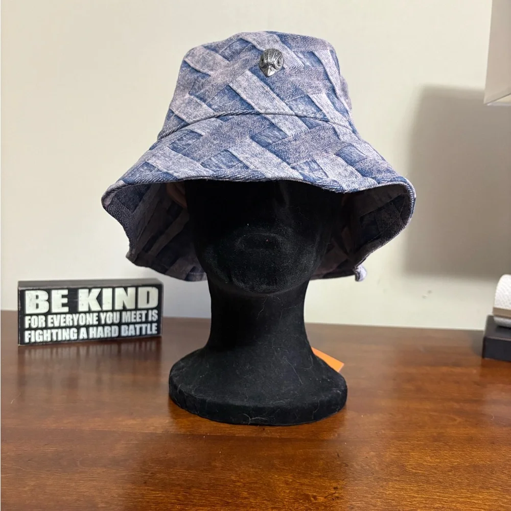 Kurt Geiger Kensington Textured Women's Bucket Hat - Picture 1 of 9